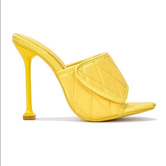 Women’s yellow quilted mule - Picture 5 of 5